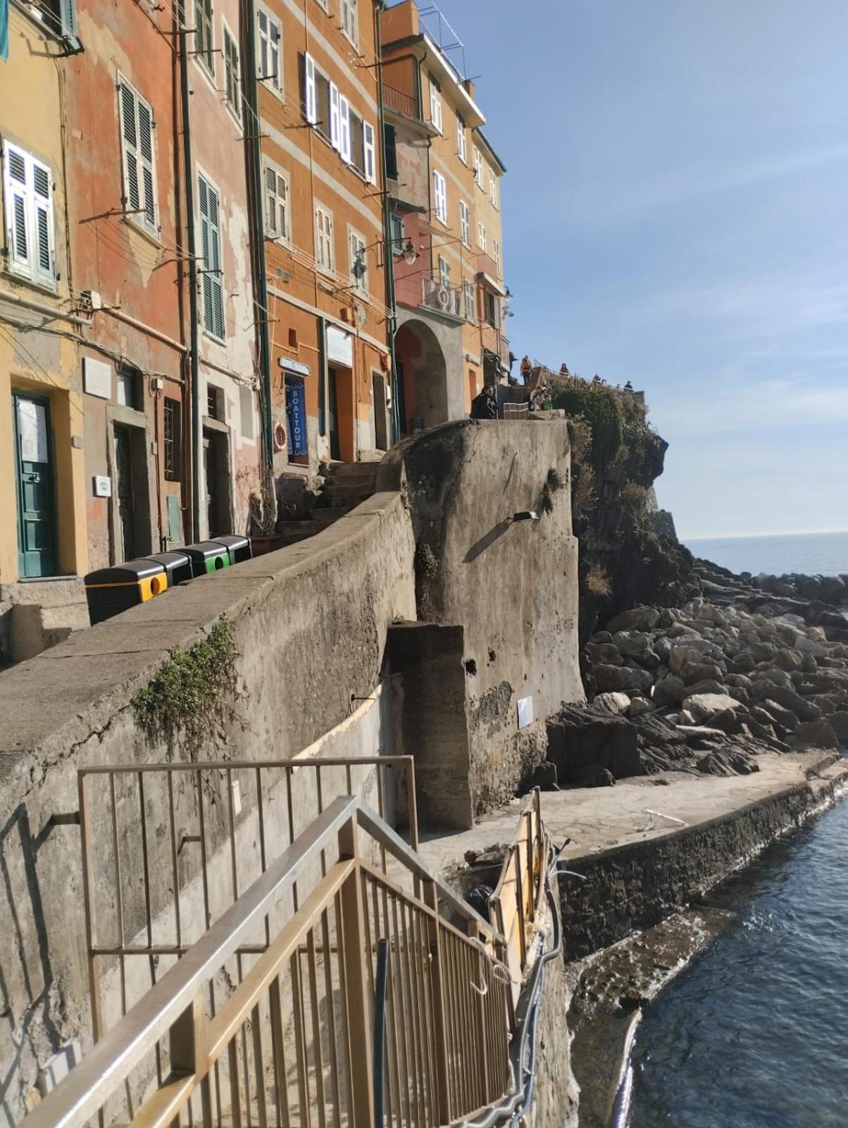 Casa Vacanze Andrea La Tua Base Per Visitare Il Mare Delle Cinque Terre Apartment La Spezia Luaran gambar